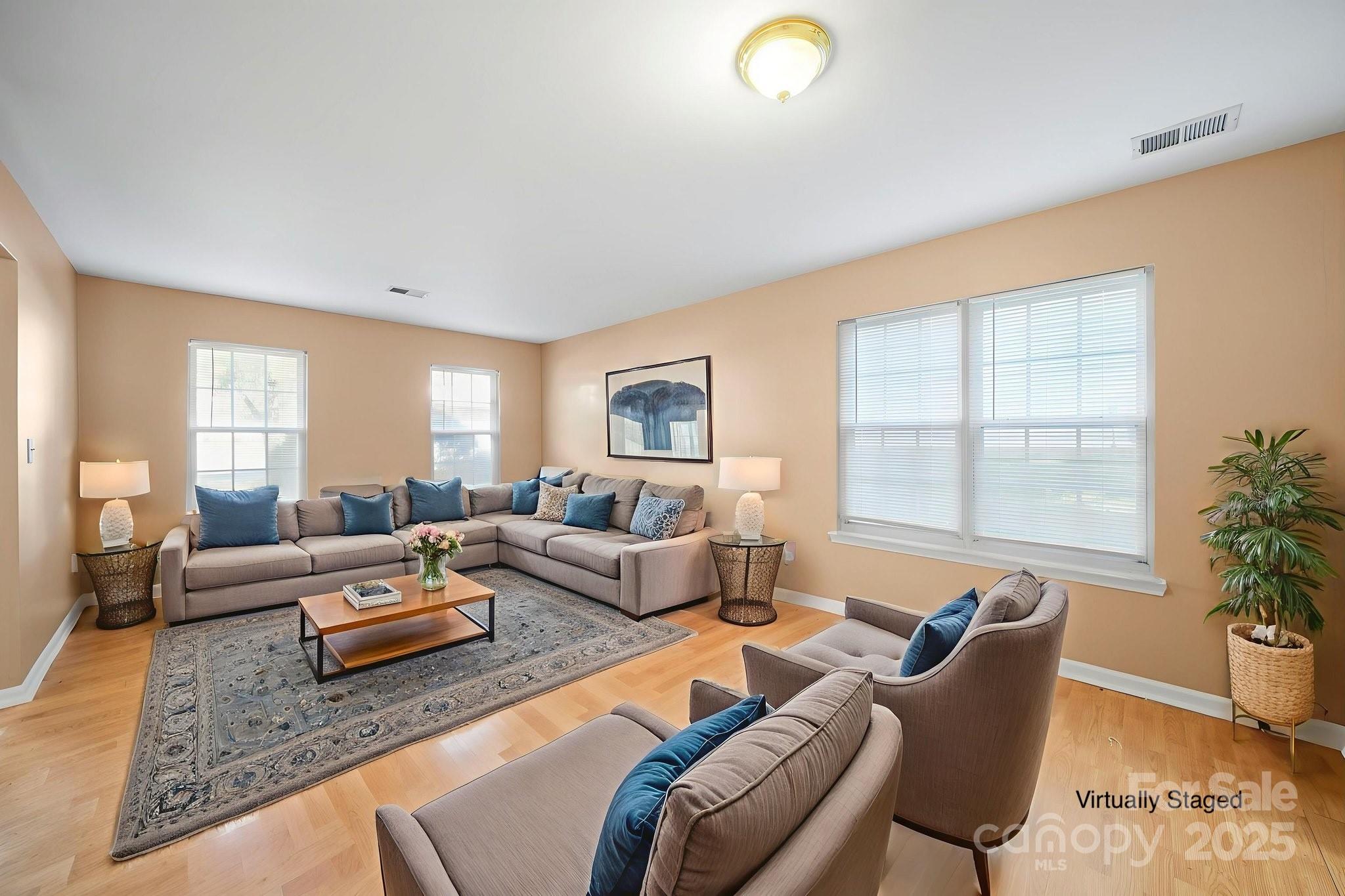1424 Griers Grove Road Charlotte, NC 28216 - Photo 4 of 37 Gallery Image 4