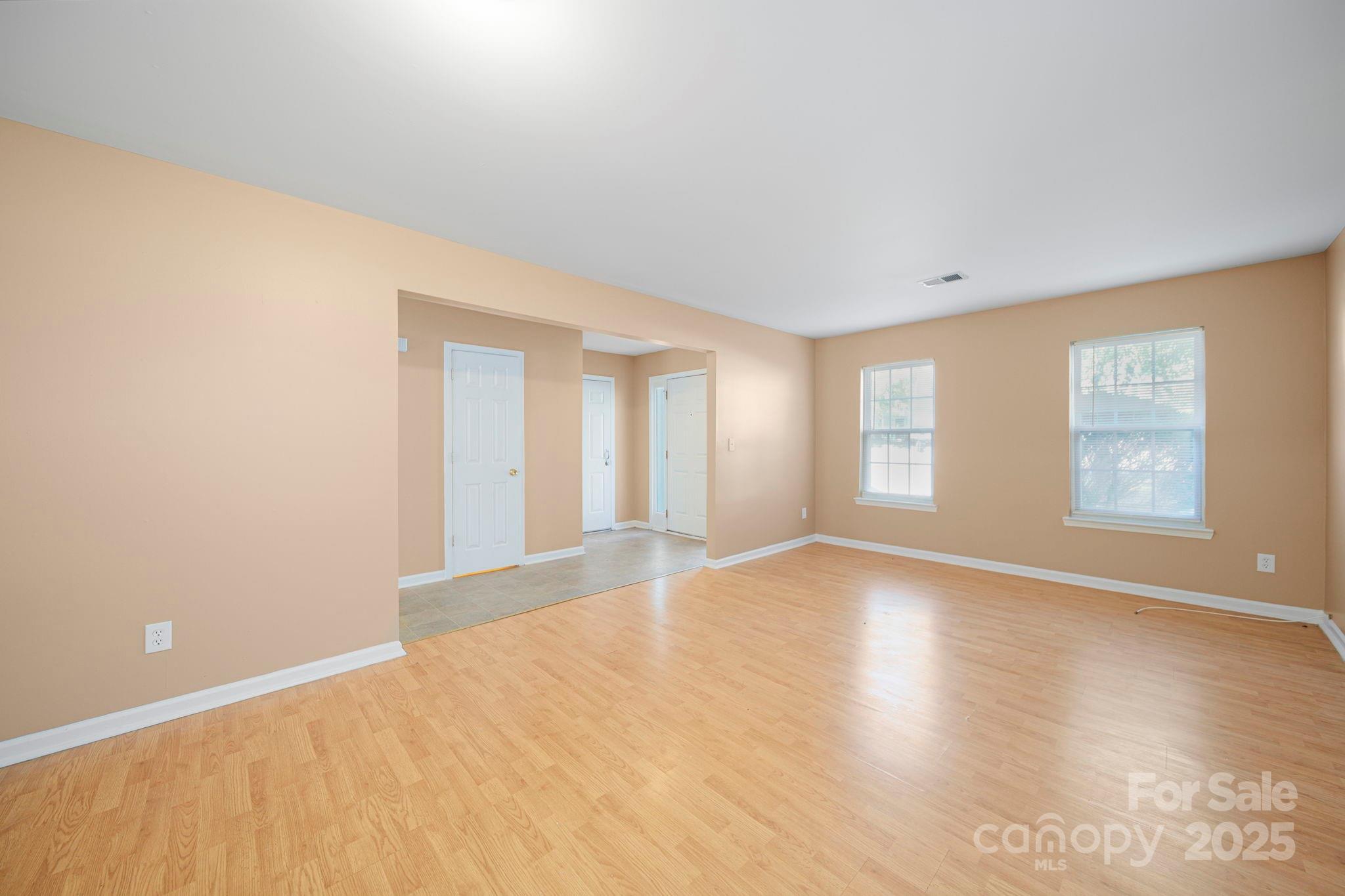 1424 Griers Grove Road Charlotte, NC 28216 - Photo 8 of 37 Gallery Image 8
