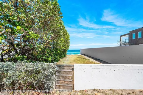 $23,950,000 | 1048 South Ocean Boulevard, Palm Beach, FL 33480