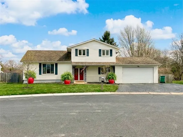 $332,000 | 124 Granada Circle, Irondequoit, NY 14609