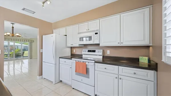 $339,000 | 215 Fair Winds Drive, Unit 215, Nokomis, FL 34275
