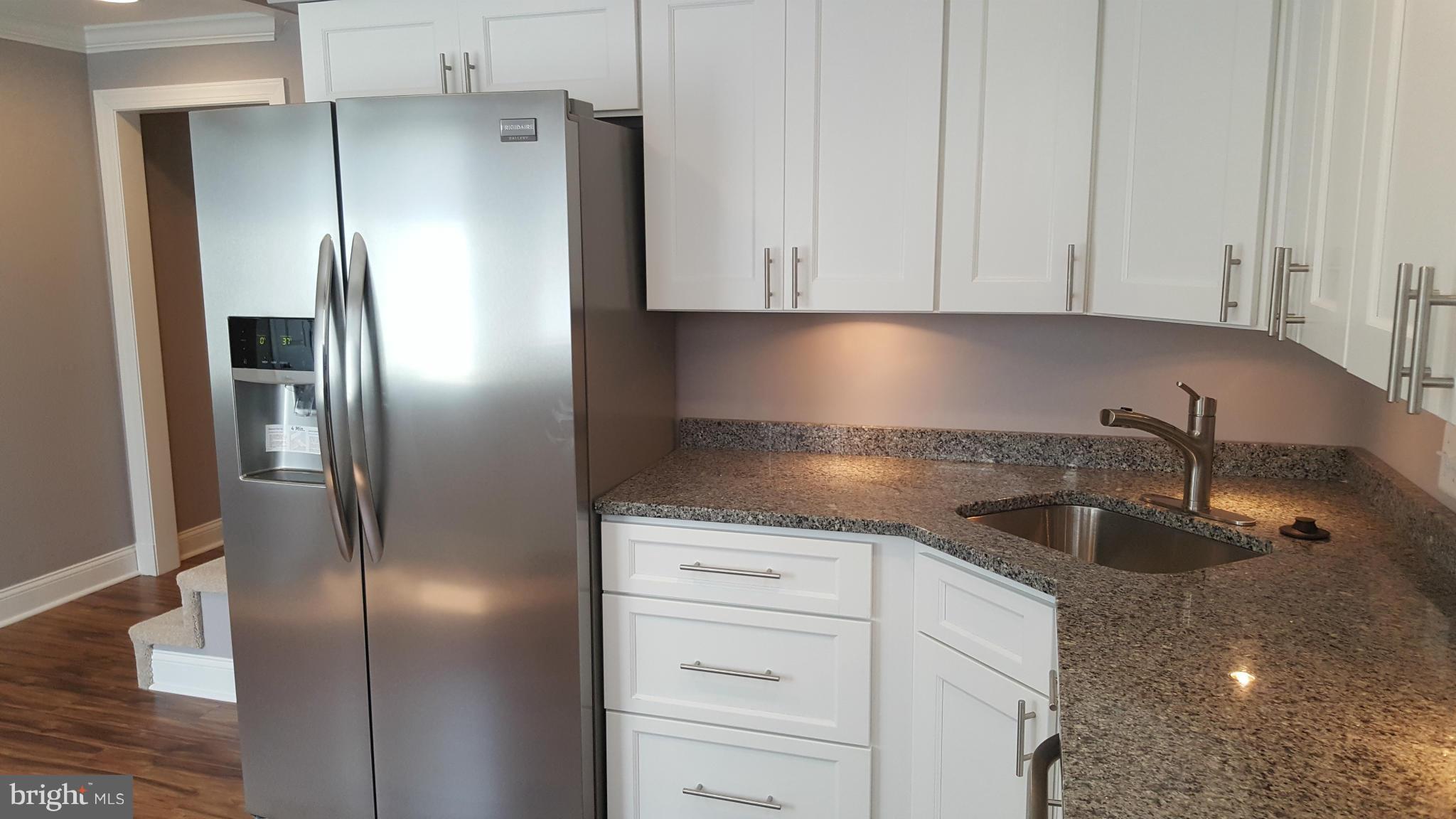 1821 Dunmere Road Baltimore, MD 21222 - Photo 5 of 28 Kitchen