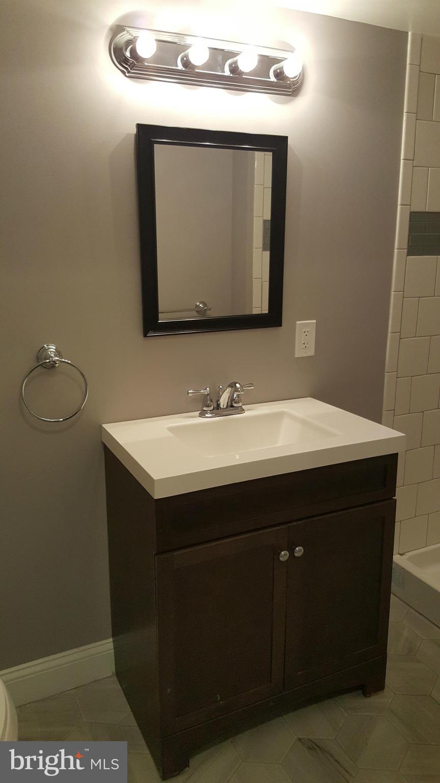 1821 Dunmere Road Baltimore, MD 21222 - Photo 8 of 28 Bath
