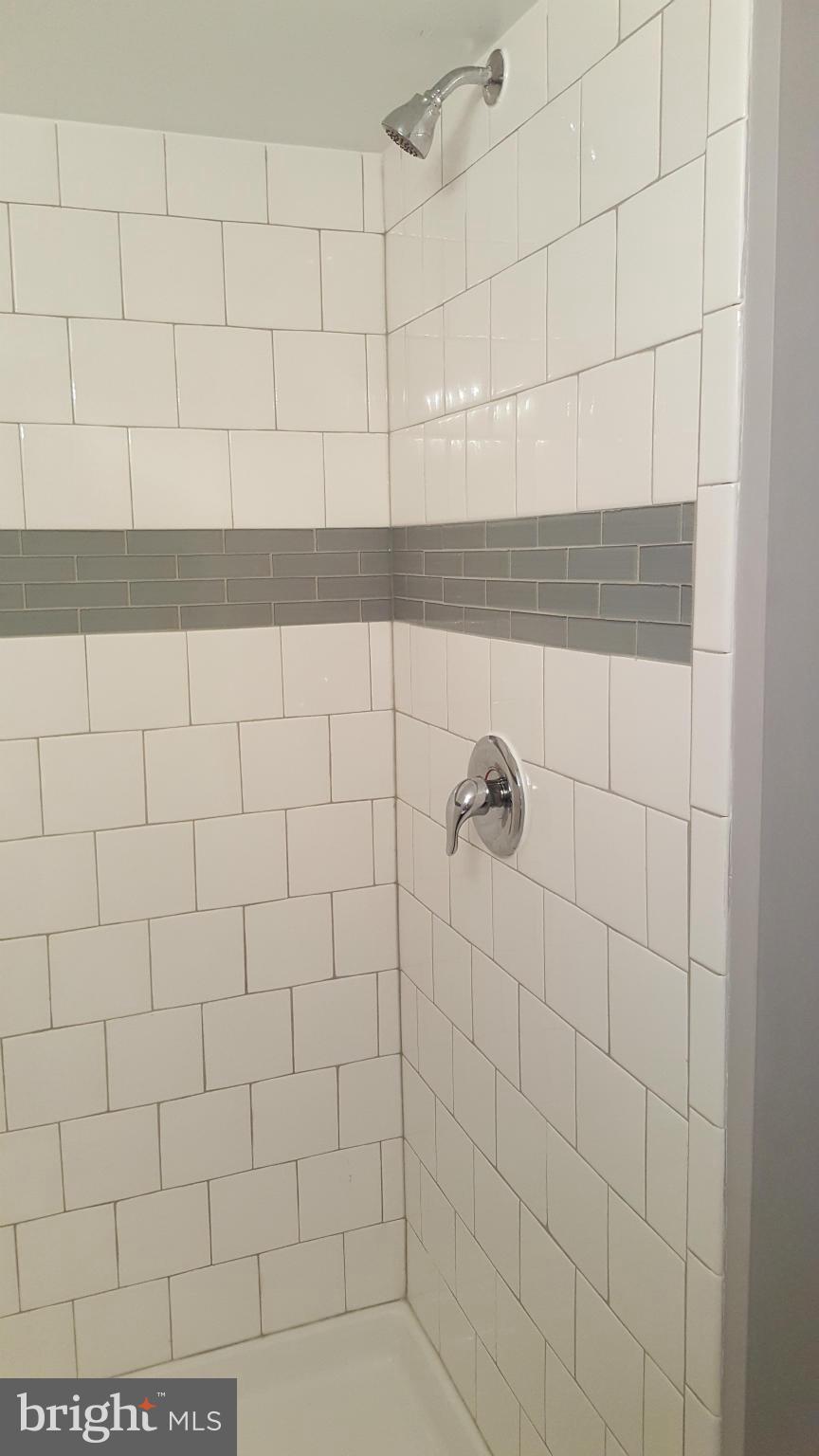 1821 Dunmere Road Baltimore, MD 21222 - Photo 9 of 28 Bath