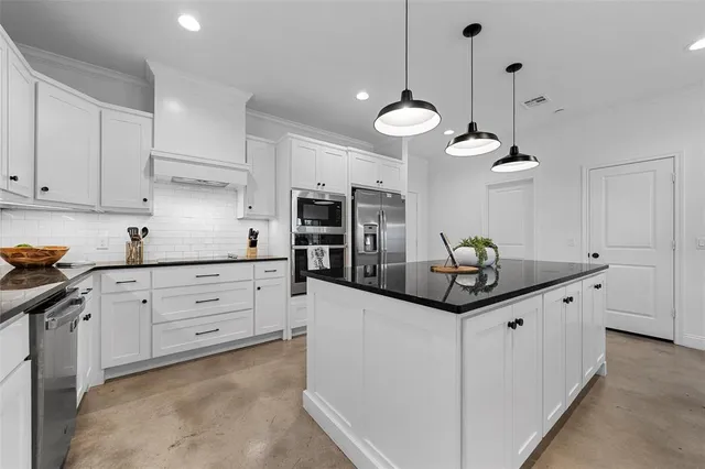 $1,000,000 | 2114 South 11th Street, Waco, TX 76706