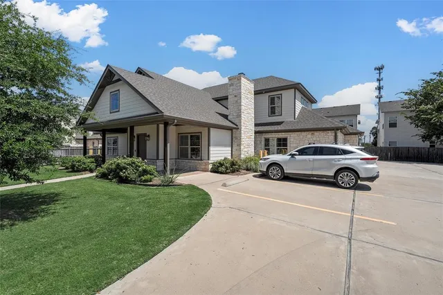 $1,000,000 | 2114 South 11th Street, Waco, TX 76706