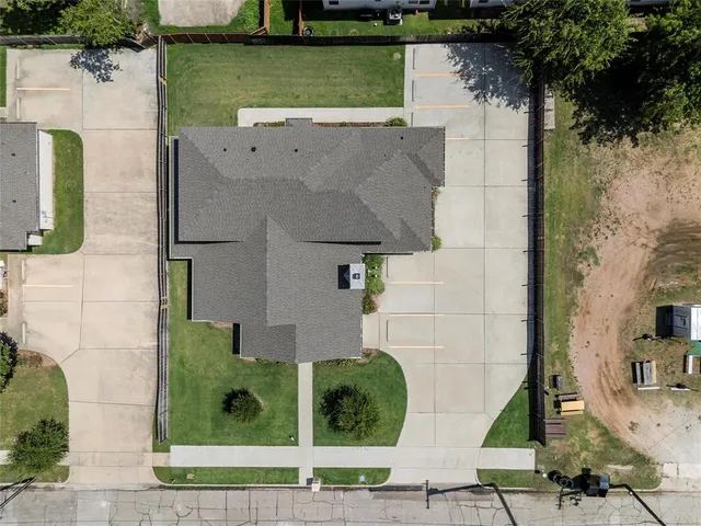 $1,000,000 | 2114 South 11th Street, Waco, TX 76706