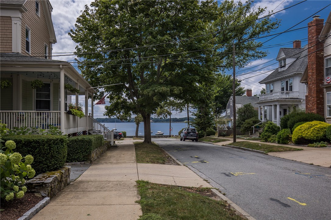 82 High Street, Unit 1N Bristol, RI 02809 - Photo 34 of 38