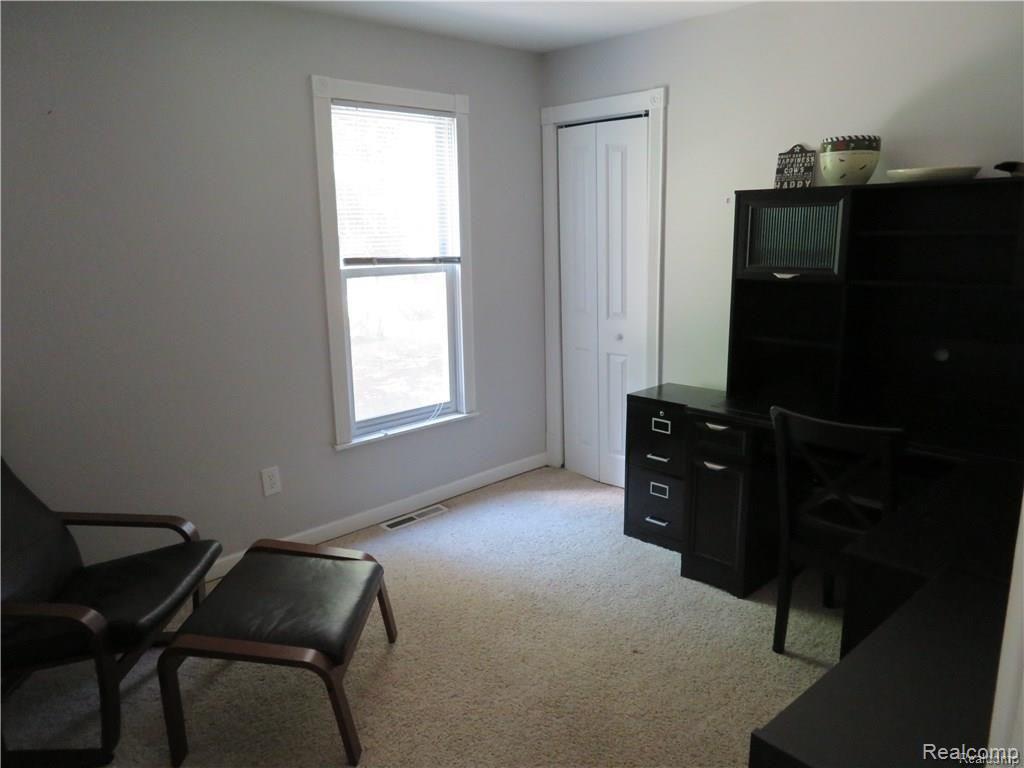 24 South Holcomb Road Clarkston, MI 48346 - Photo 33 of 61 33.jpg