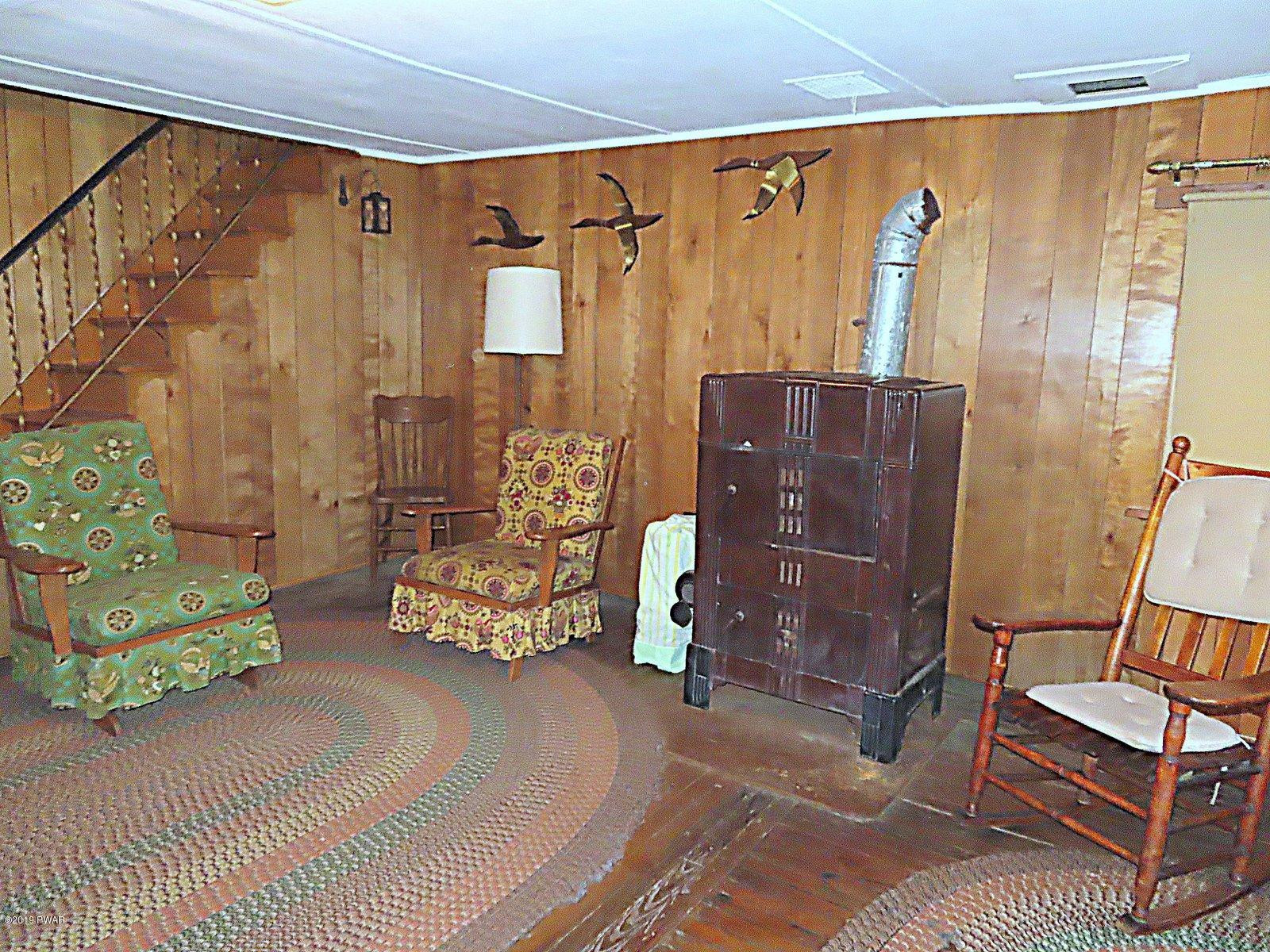 394 North Shore Road Greentown, PA 18426 - Photo 7 of 37