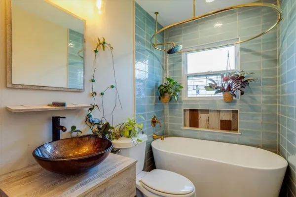 $2,275 | 10518 Desdemona Drive, Dallas, TX 75228