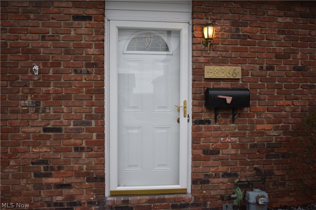 38366 Beachview Road Willoughby, OH 44094 - Photo 2 of 20 Gallery Image 2