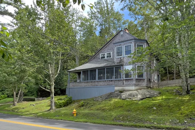 $572,000 | 482 Ocean Point Road, Boothbay, ME 04544