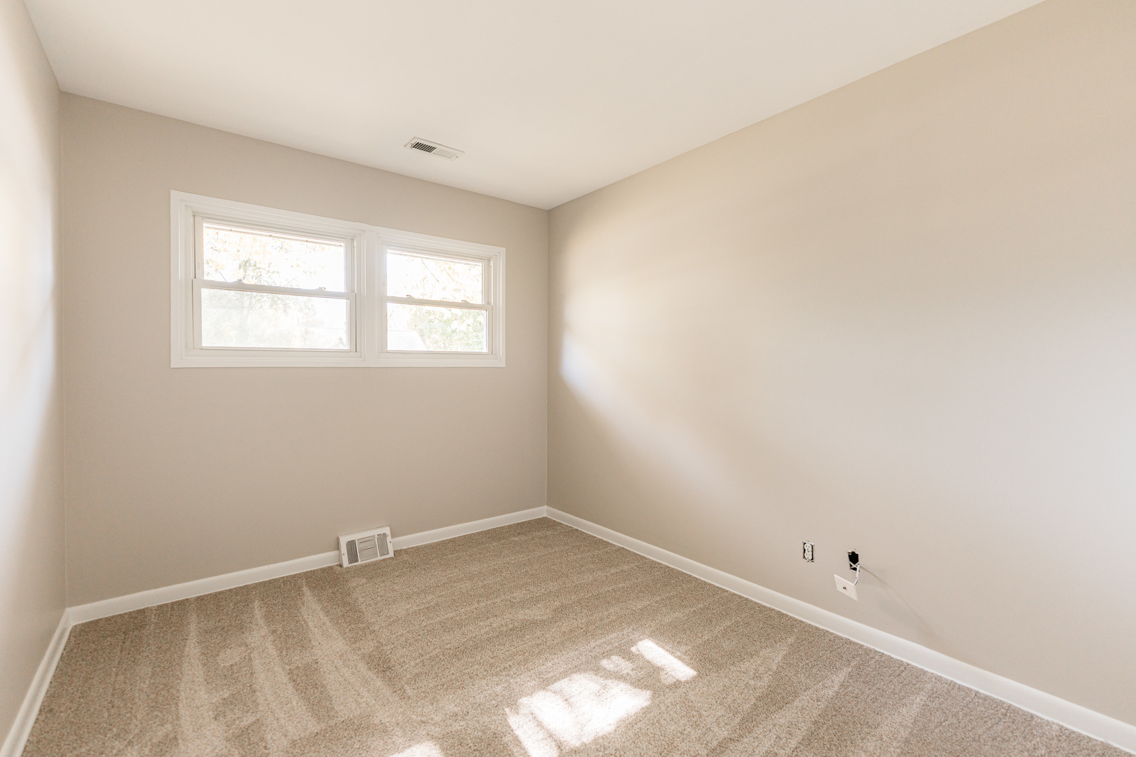 387 Home Street Sycamore, IL 60178 - Photo 23 of 32