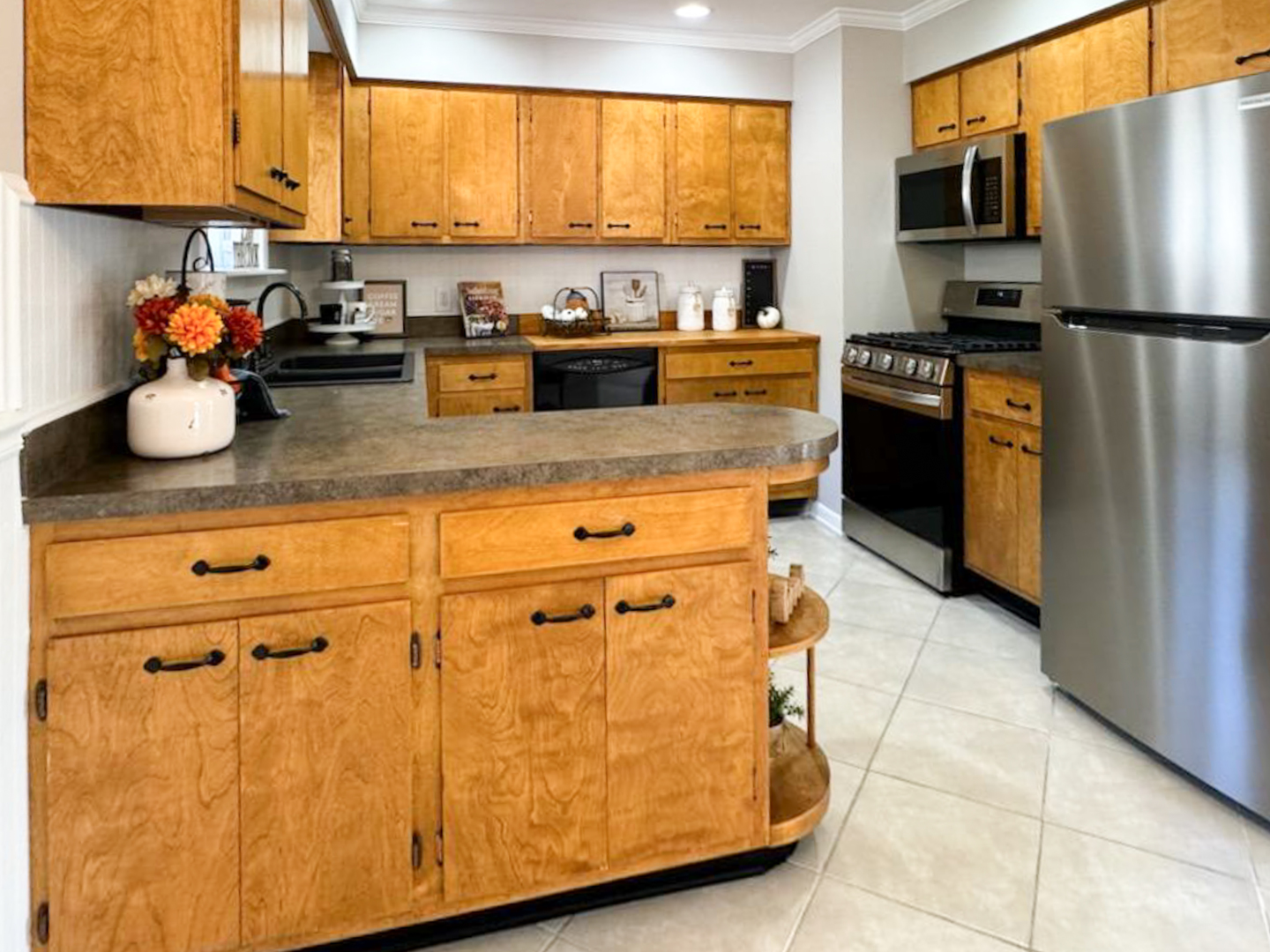 387 Home Street Sycamore, IL 60178 - Photo 9 of 32