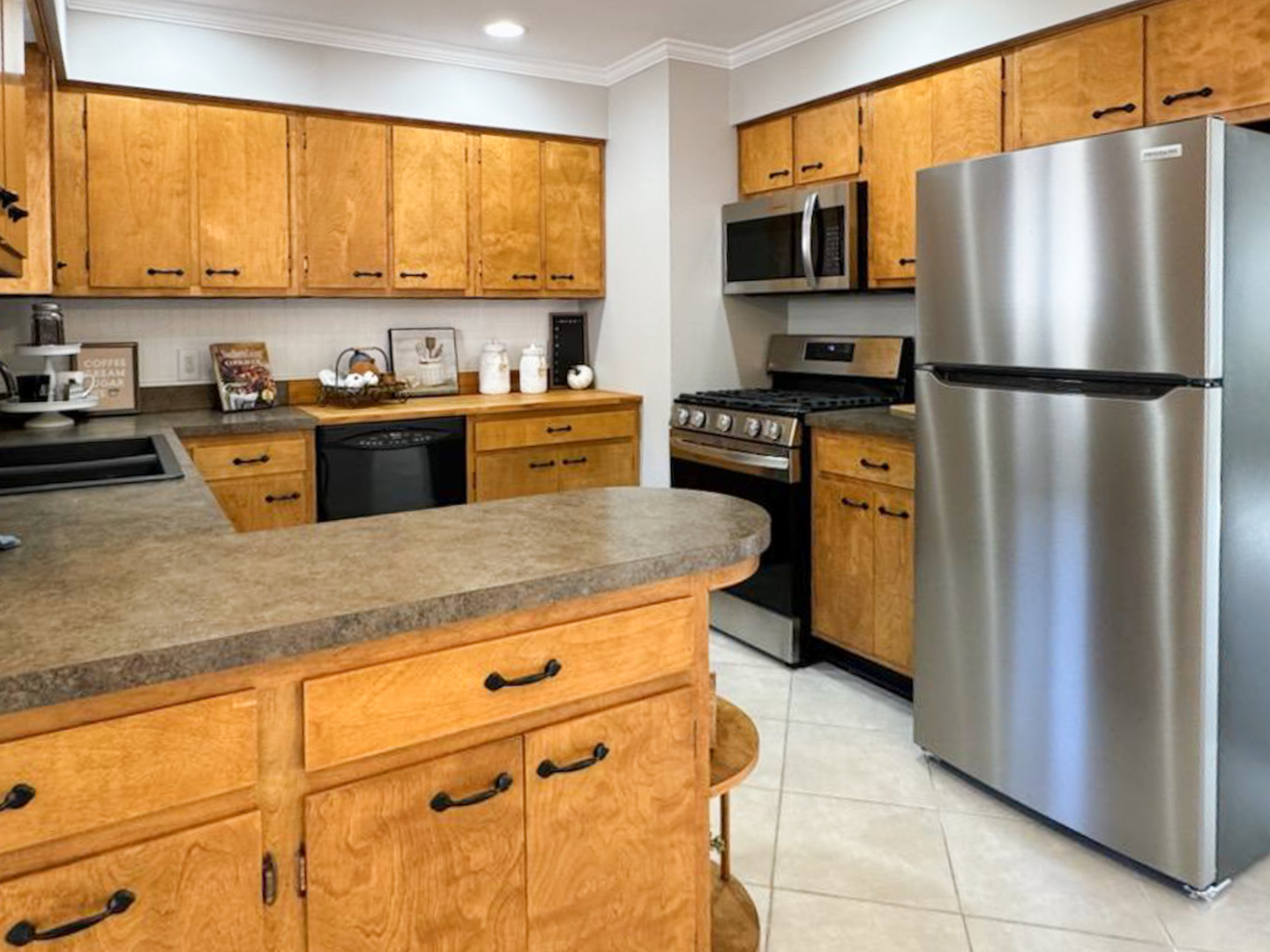 387 Home Street Sycamore, IL 60178 - Photo 10 of 32