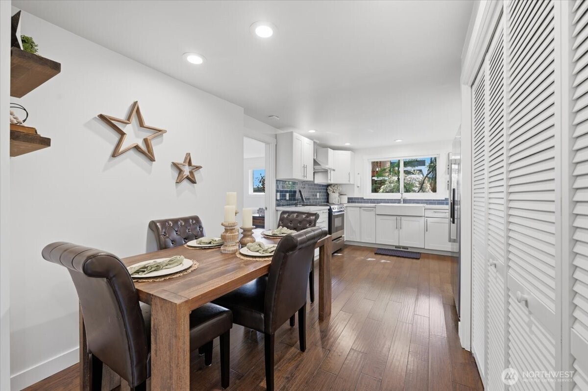 2804 East Howell Street Seattle, WA 98122 - Photo 9 of 25