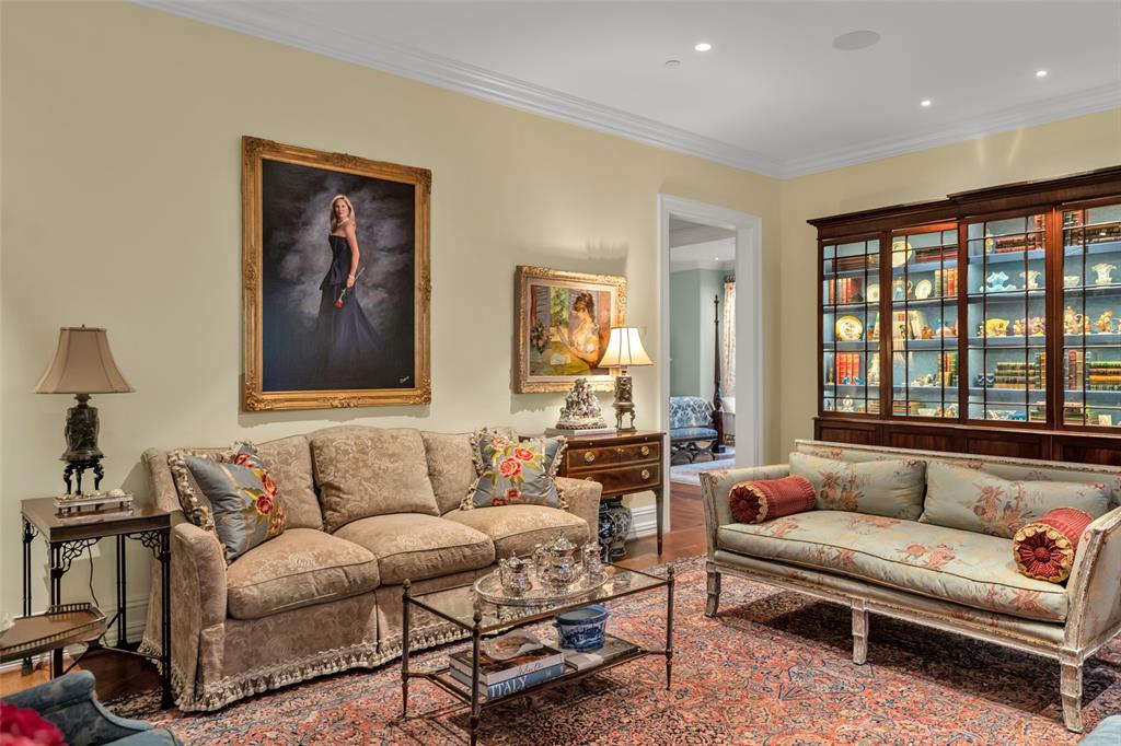 8511 Edgemere Road, Unit 201 Dallas, TX 75225 - Photo 4 of 40