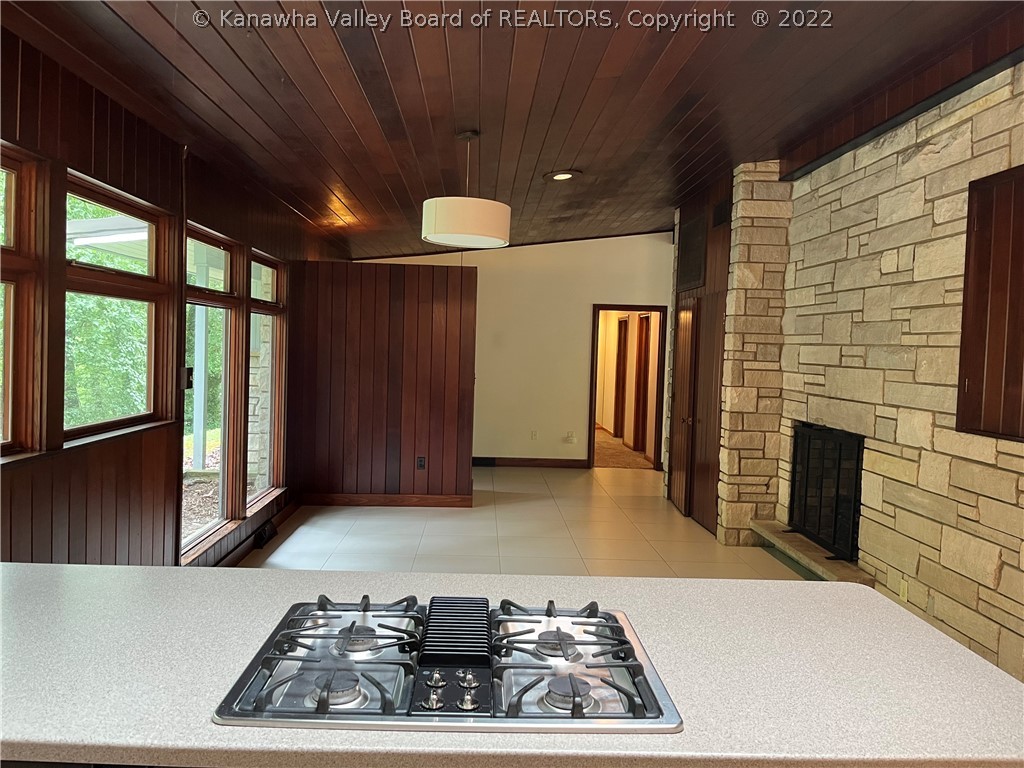 910 Chappell Road Charleston, WV 25304 - Photo 13 of 36 Gallery Image 13