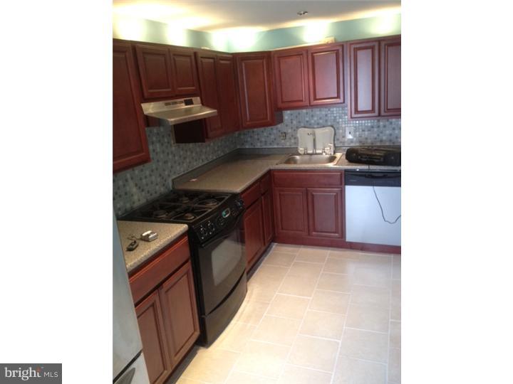 1375 Farrington Road Philadelphia, PA 19151 - Photo 3 of 11 Kitchen