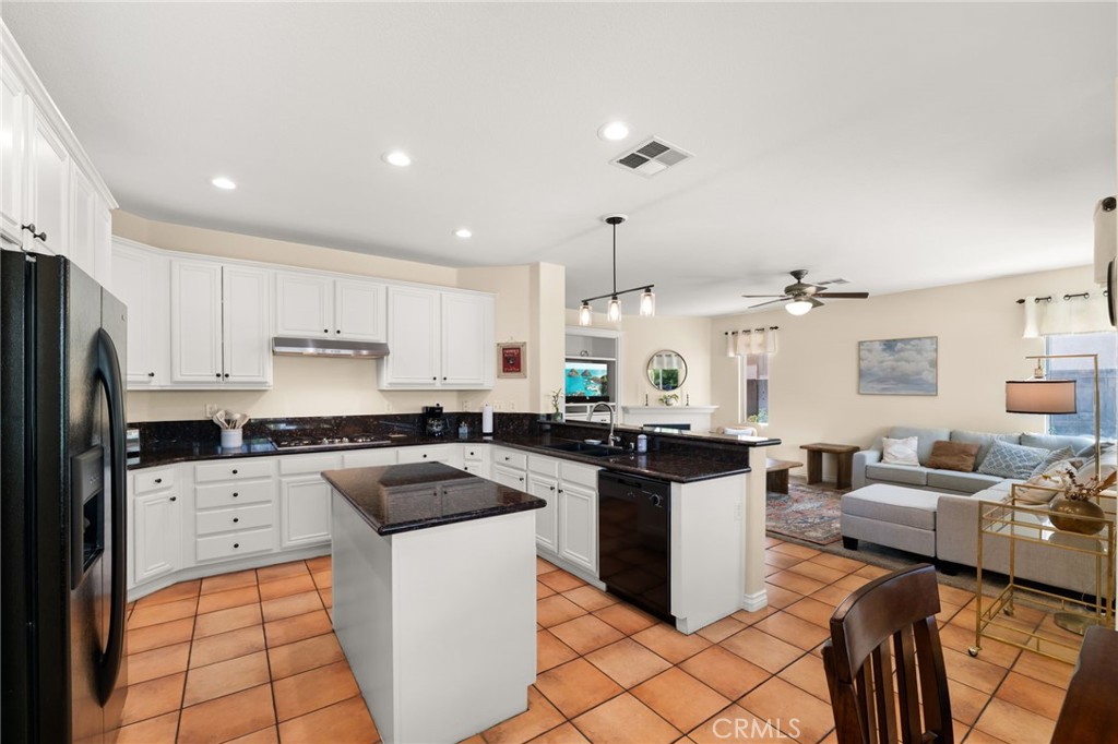 8561 Lodgepole Lane Riverside, CA 92508 - Photo 13 of 52