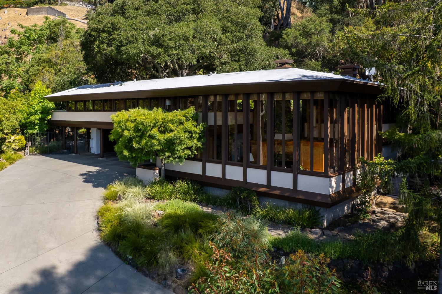 335 Highland Avenue San Rafael, CA 94901 - Photo 1 of 98