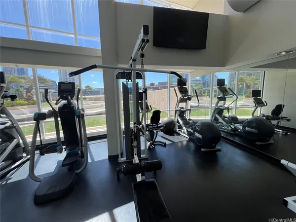 $2,875 | 1288 Kapiolani Boulevard, Unit 4401, Honolulu, HI 96814