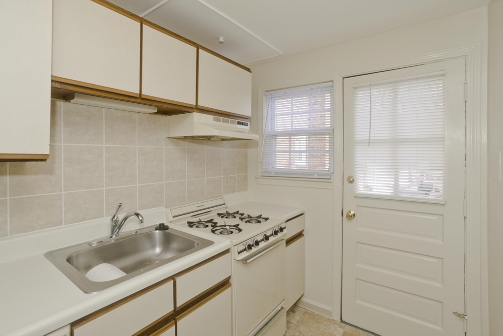 439 Cold Spring Avenue, Unit 439 West Springfield, MA 01089 - Photo 15 of 31 Gallery Image 15