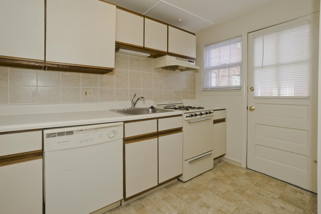 439 Cold Spring Avenue, Unit 439 West Springfield, MA 01089 - Photo 18 of 31 Gallery Image 18