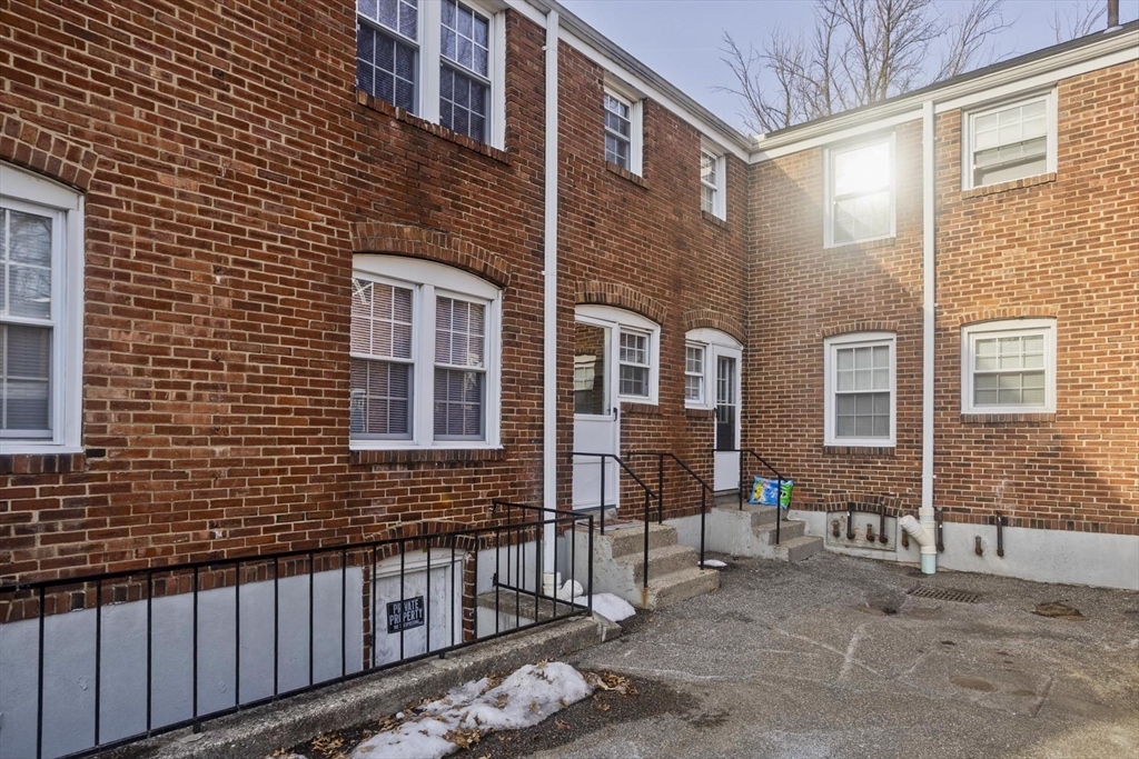 439 Cold Spring Avenue, Unit 439 West Springfield, MA 01089 - Photo 4 of 31 Gallery Image 4