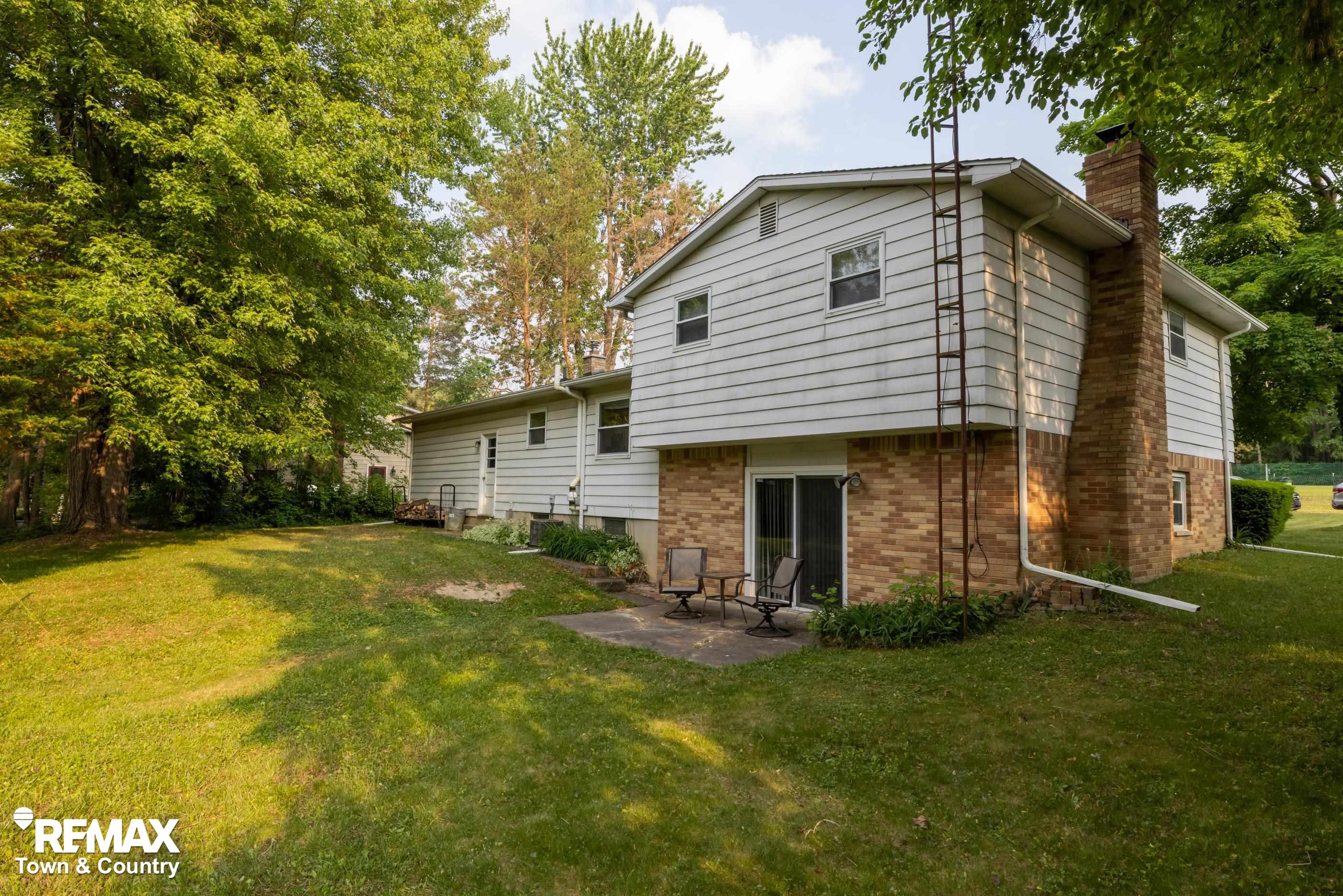 9210 Carpenter Road Flushing, MI 48433 - Photo 32 of 36 50111245-31.JPG
