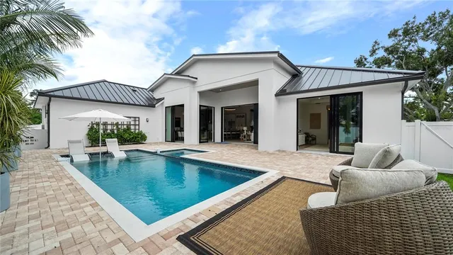 $2,724,999 | 1915 Tulip Drive, Sarasota, FL 34239