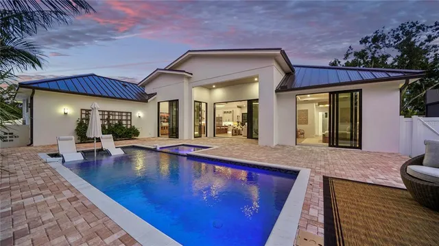 $2,724,999 | 1915 Tulip Drive, Sarasota, FL 34239