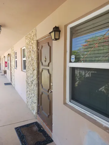 $200,000 | 101 South L Street, Unit 1, Lake Worth Beach, FL 33460