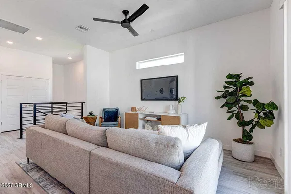 $2,095 | 3232 North 20th Street, Unit 119, Phoenix, AZ 85016