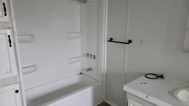 $1,300 | 1113 Colorado Street, Unit 10, Smithville, TX 78957