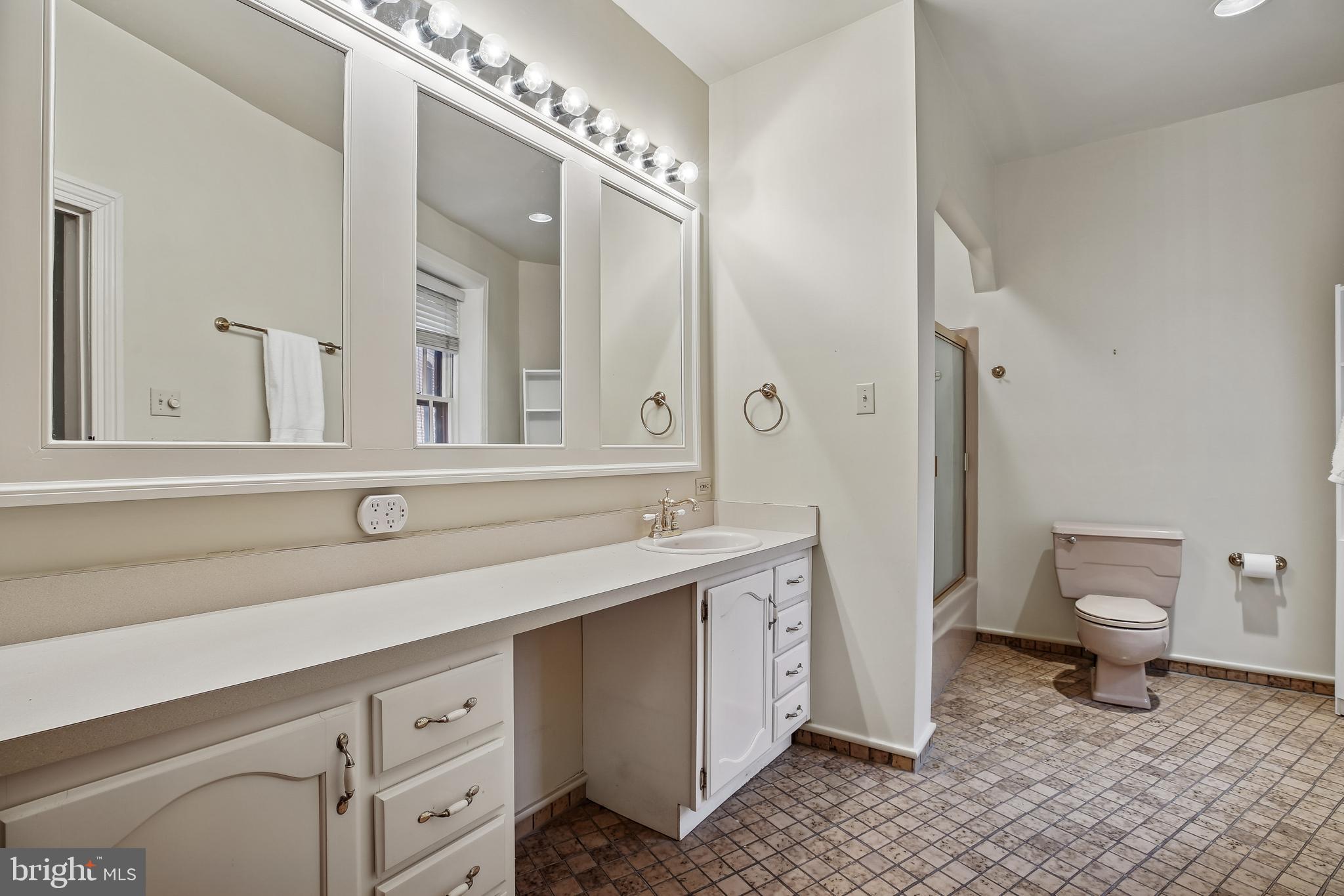 17 Logan Circle Northwest Washington, DC 20005 - Photo 31 of 56 Full Bath #2