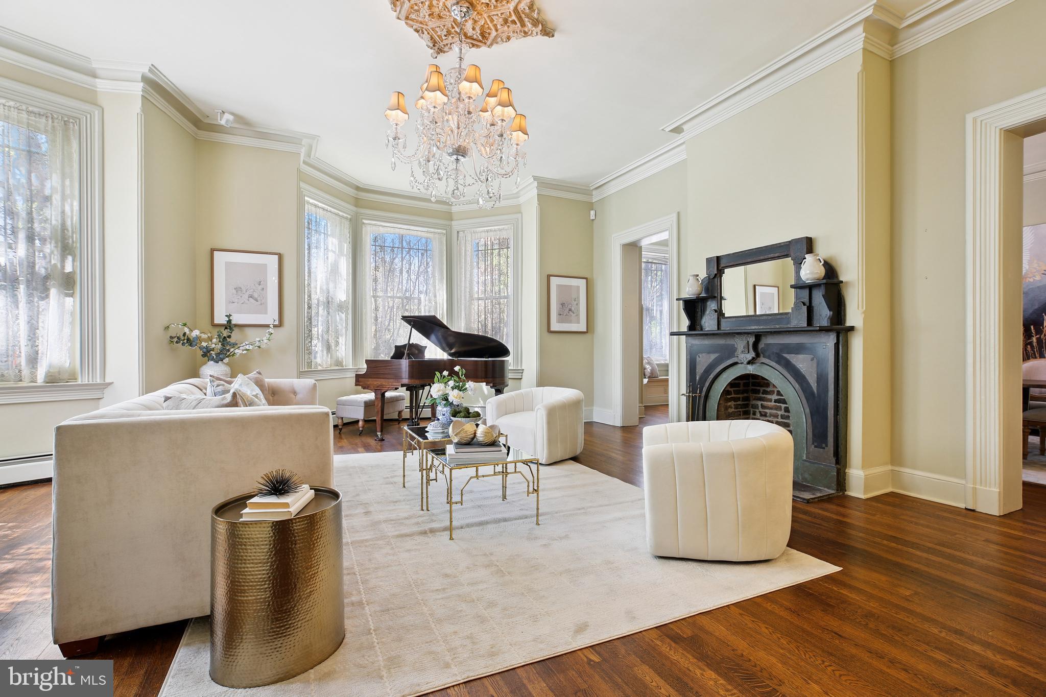17 Logan Circle Northwest Washington, DC 20005 - Photo 4 of 56 Living Room