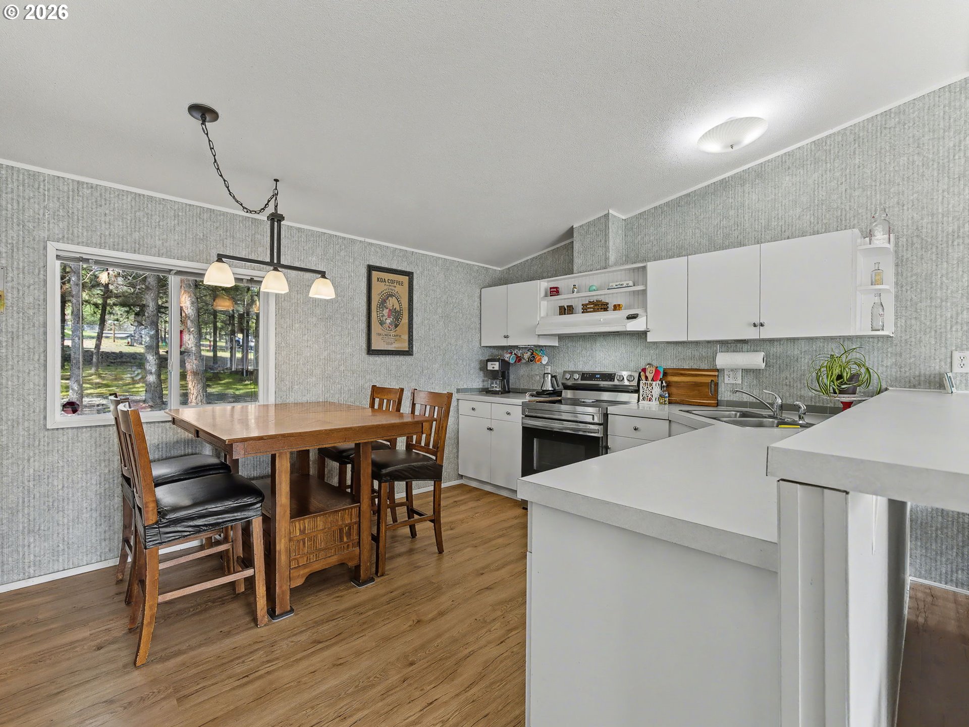 222 South Oak Road Tygh Valley, OR 97063 - Photo 11 of 48