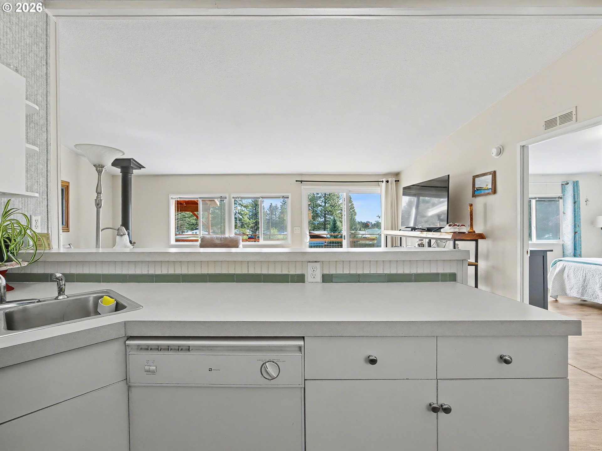 222 South Oak Road Tygh Valley, OR 97063 - Photo 12 of 48