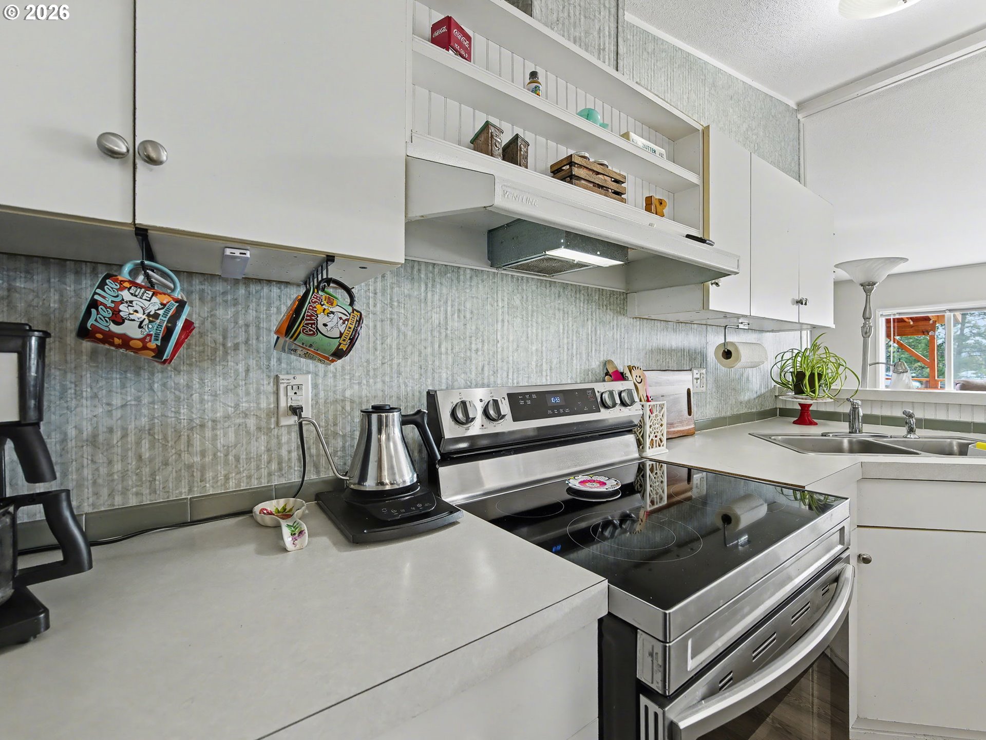 222 South Oak Road Tygh Valley, OR 97063 - Photo 14 of 48