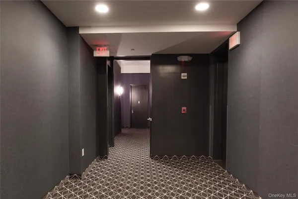 $4,700 | 25 Leroy Place, Unit PH1, New Rochelle, NY 10805