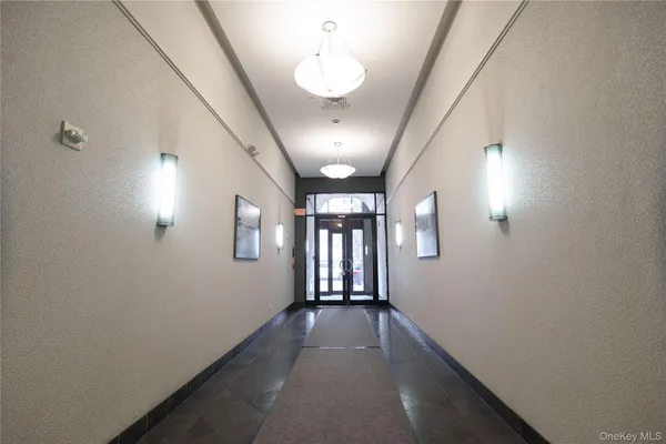 $4,700 | 25 Leroy Place, Unit PH1, New Rochelle, NY 10805
