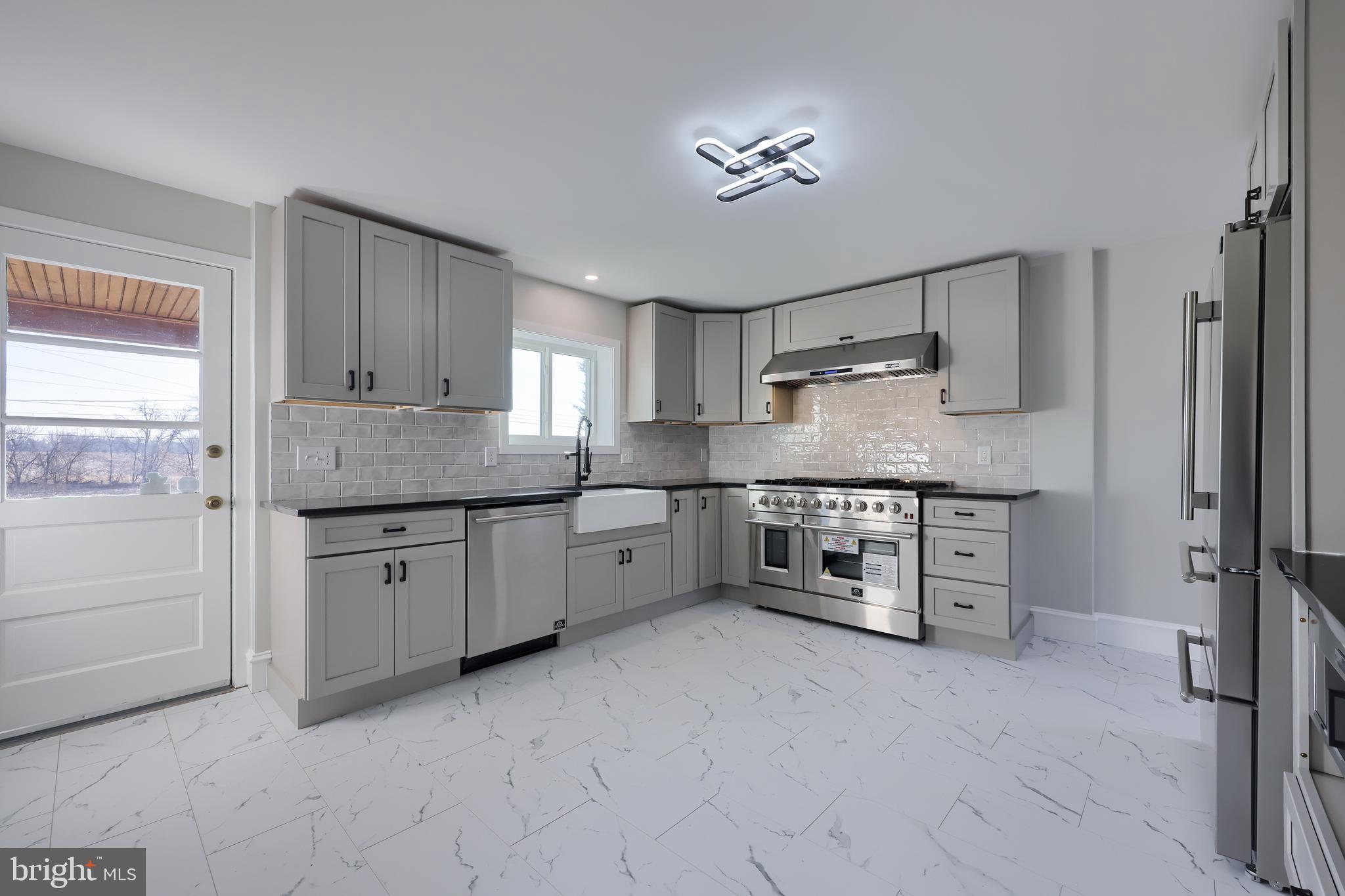 124 Millersville Road Lancaster, PA 17603 - Photo 5 of 32