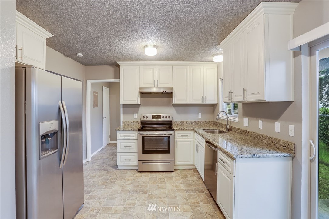 310 R Street Southeast Auburn, WA 98002 - Photo 12 of 23 Gallery Image 12
