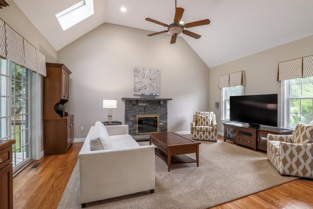 5 Hawthorne Road Shrewsbury, MA 01545 - Photo 10 of 40 Gallery Image 10