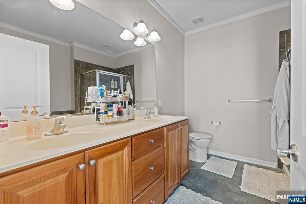 407 River Place Butler, NJ 07405 - Photo 15 of 25