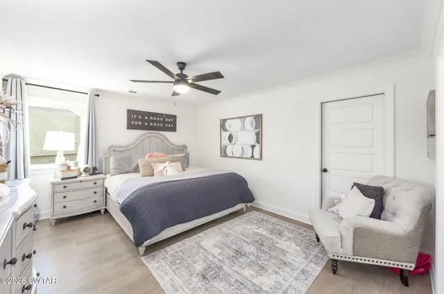 a bathroom with a sink vanity and a mirror