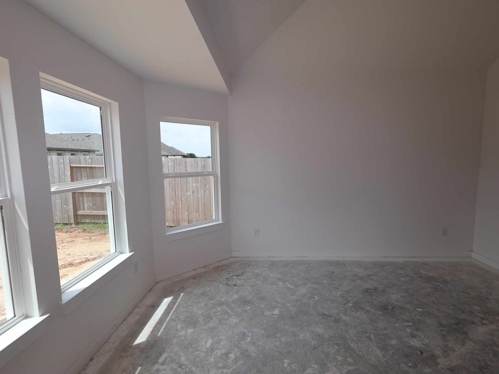 3407 Angus Farm Drive Rosenberg, TX 77471 - Photo 6 of 20 an empty room with windows