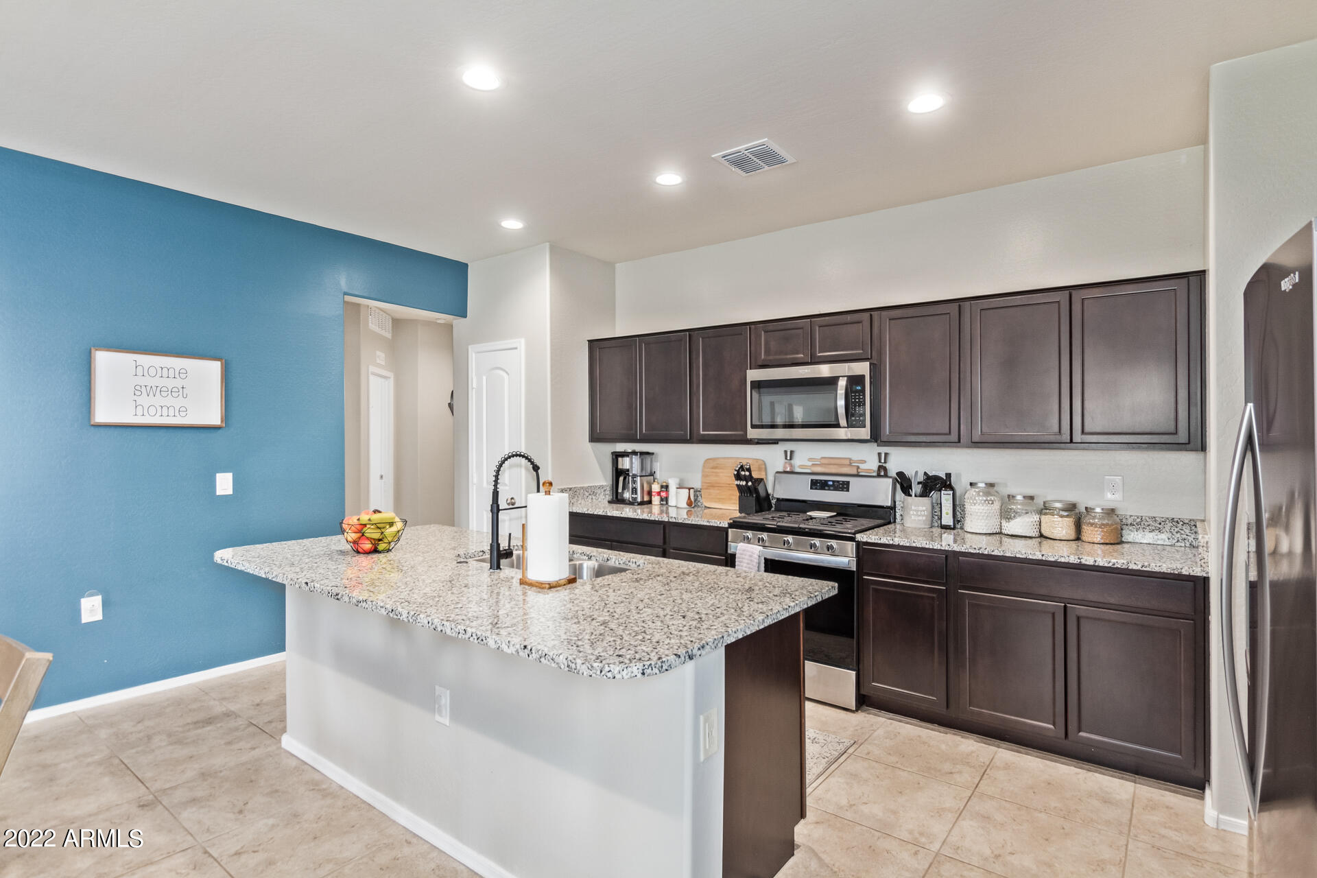 31031 West Osborn Road Buckeye, AZ 85396 - Photo 9 of 42 Lots of Cabinets